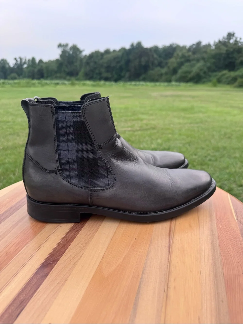 Men’s Via Spiga Gray Chelsea Boots - Sleek Leather Ankle Boot